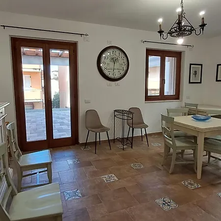 Central Dorgali Guest House Pensjonat 3*